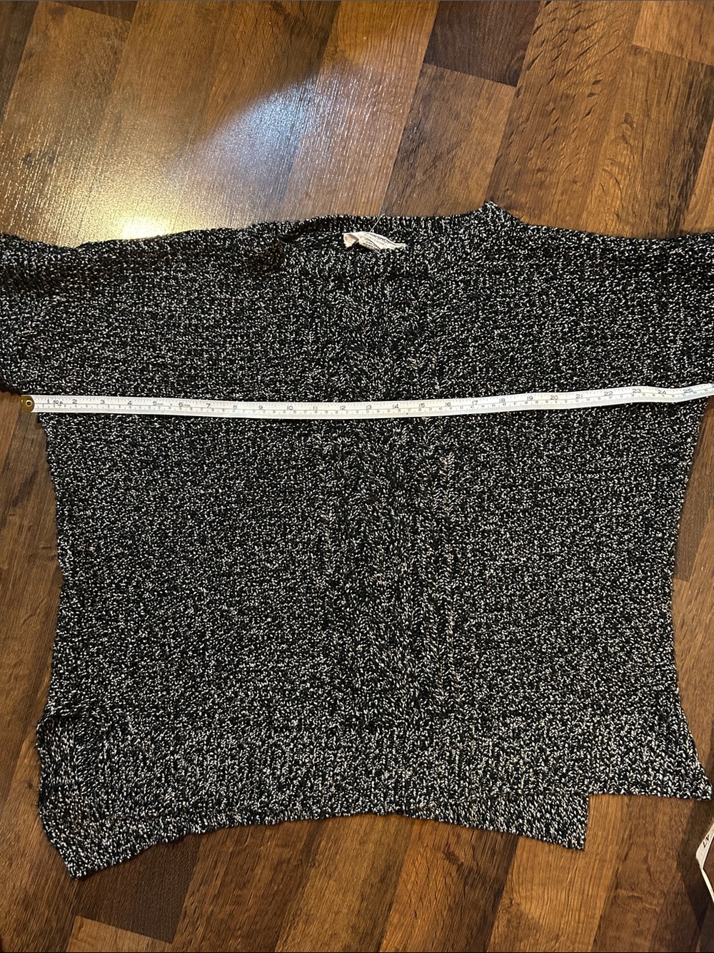 Sweaters - Picture 6 of 6